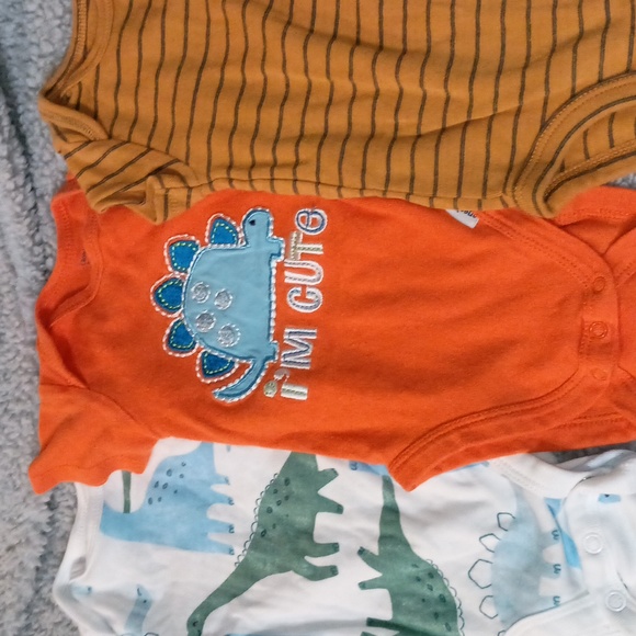 0-3 months 7 short sleeve baby boy  onesies - Picture 2 of 10